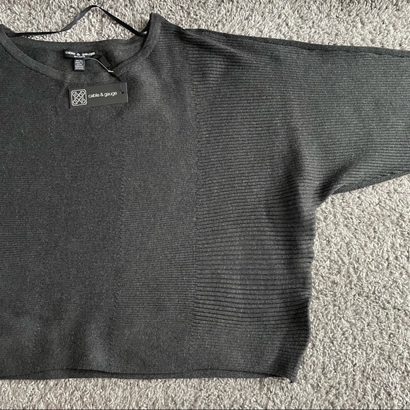 Cable & Gauge Women’s Plus size Long Sleeves Top - Picture 8 of 11